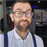 ¡Hola! Soy Eloy, español, 32 años, tengo experiencia, fluidez, certificado CAE, y tengo movilidad completa. Si sigue buscando a alguien, estoy a su entera disposición